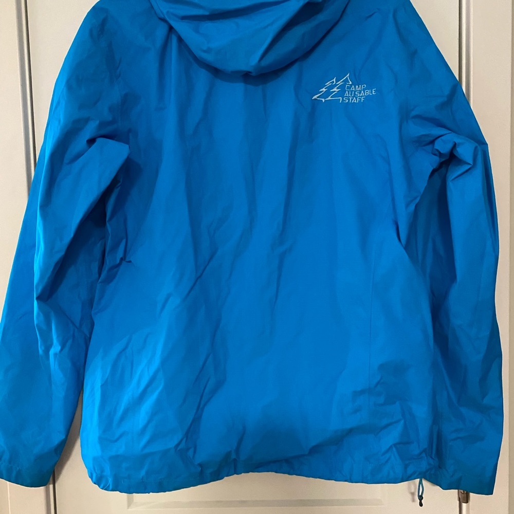 Woman’s Mountain Hardwear Jacket - Picture 2 of 3